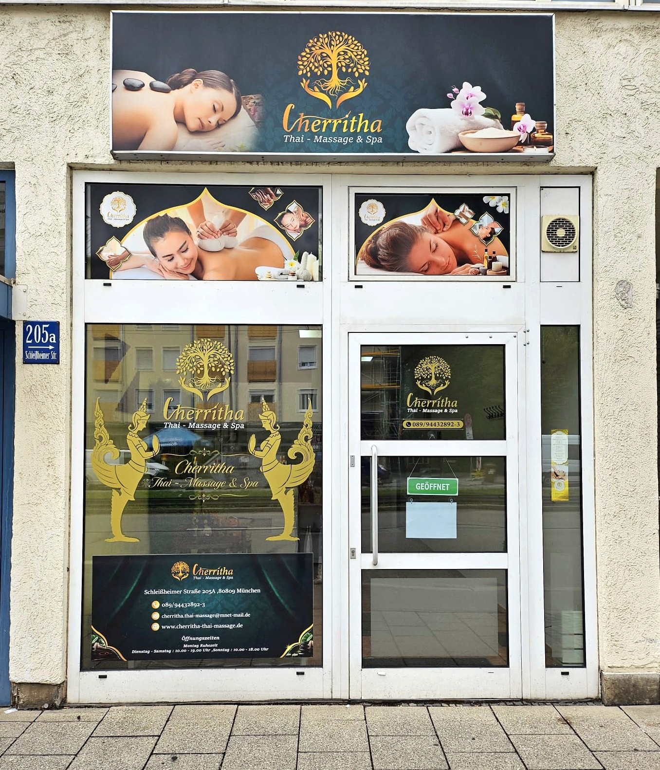 Thai Massage Studio München Schwabing - Außenbereich Cherritha Eingang